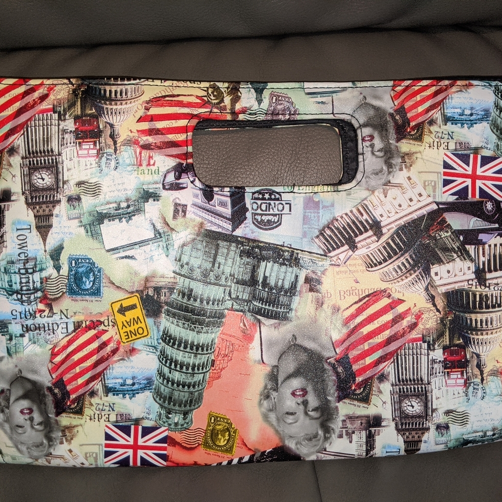 Medium size clutch